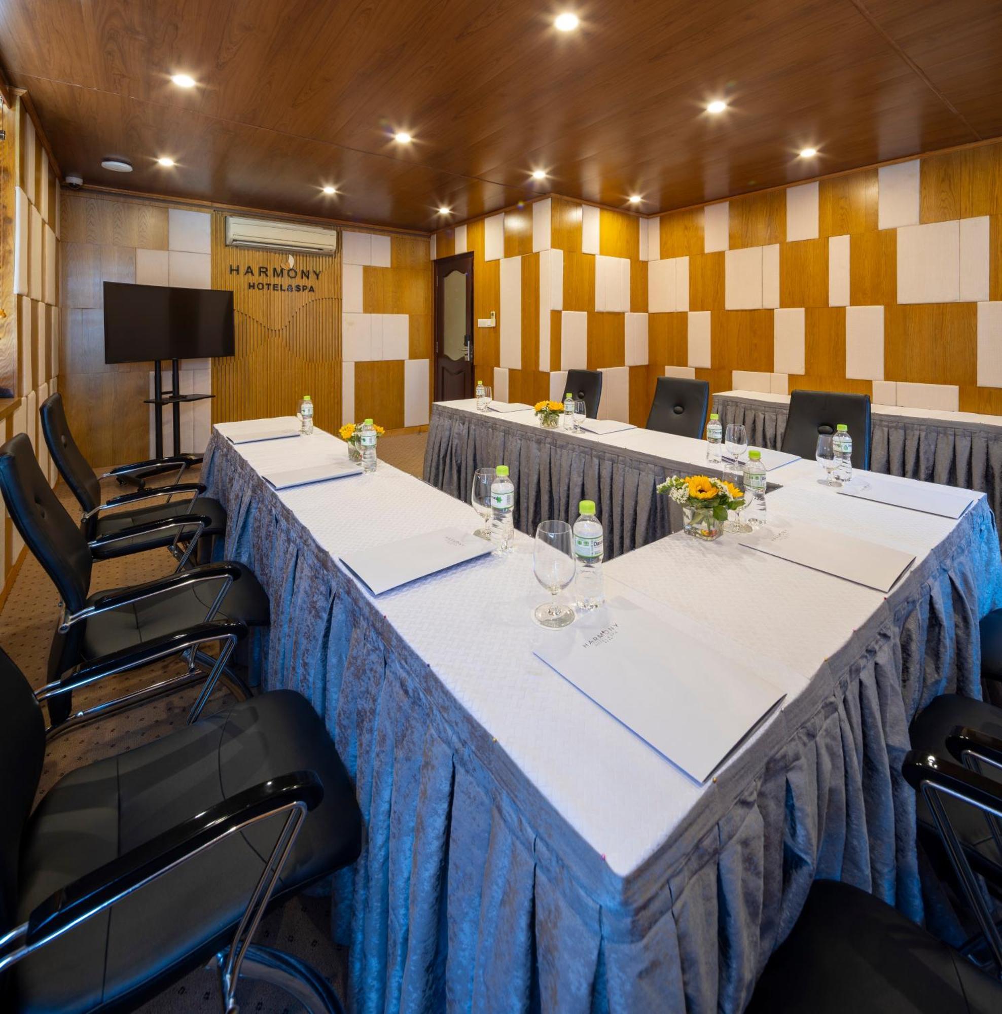 Harmony Saigon & Khách sạn