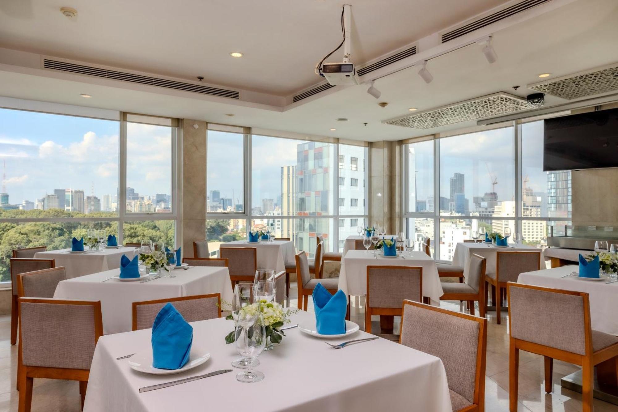 Khách sạn Harmony Saigon & 4*