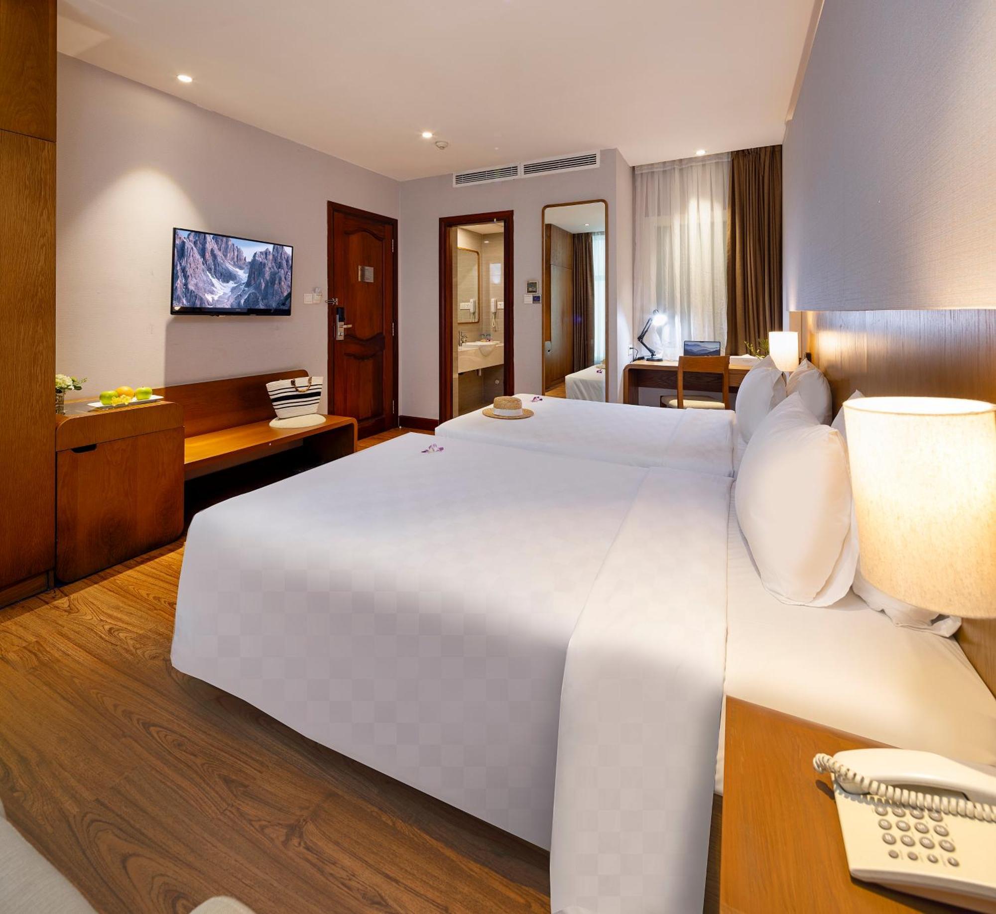 Khách sạn Harmony Saigon & 4*